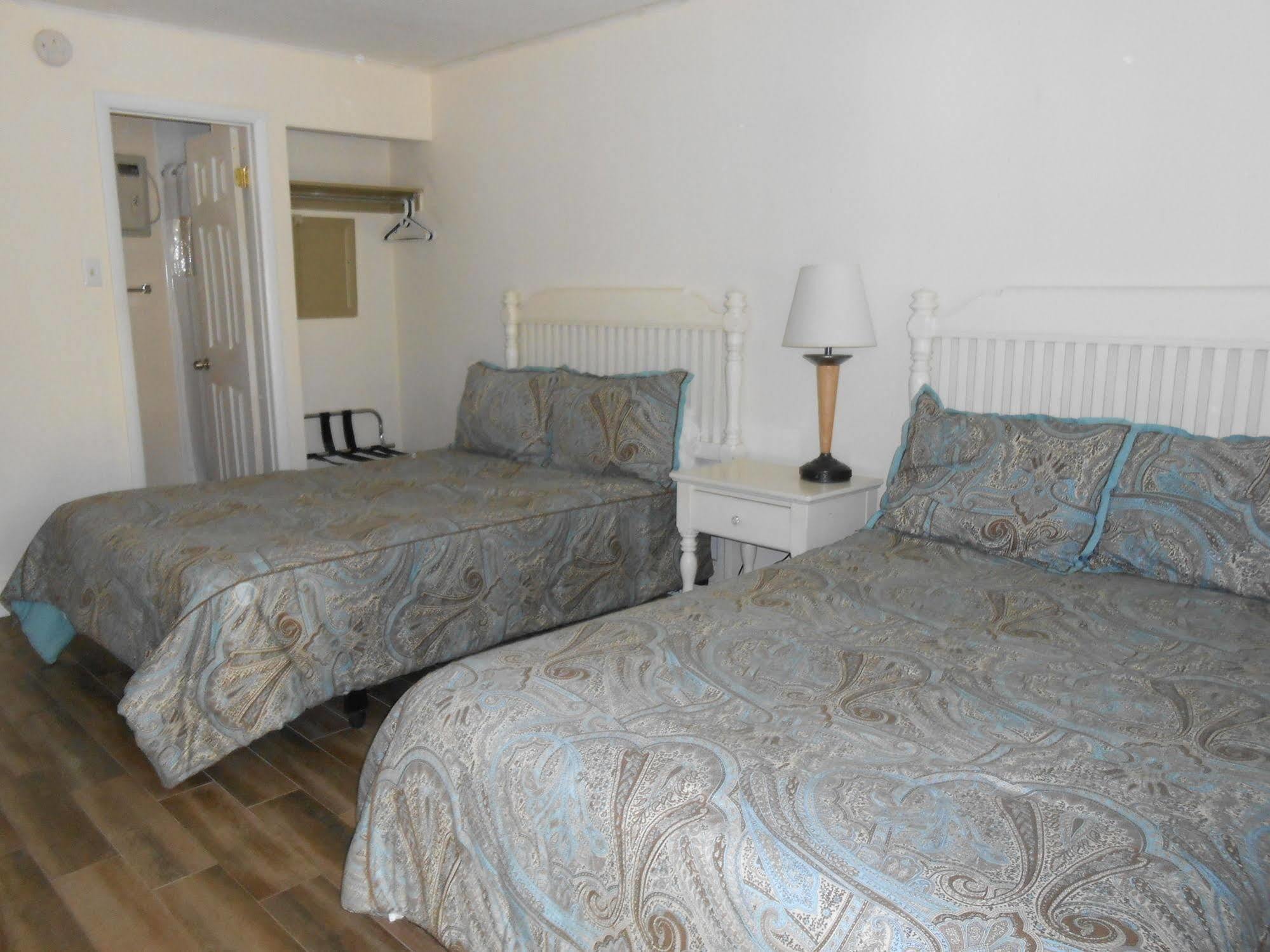 Meris Gardens B&B Bethany Beach Exteriör bild