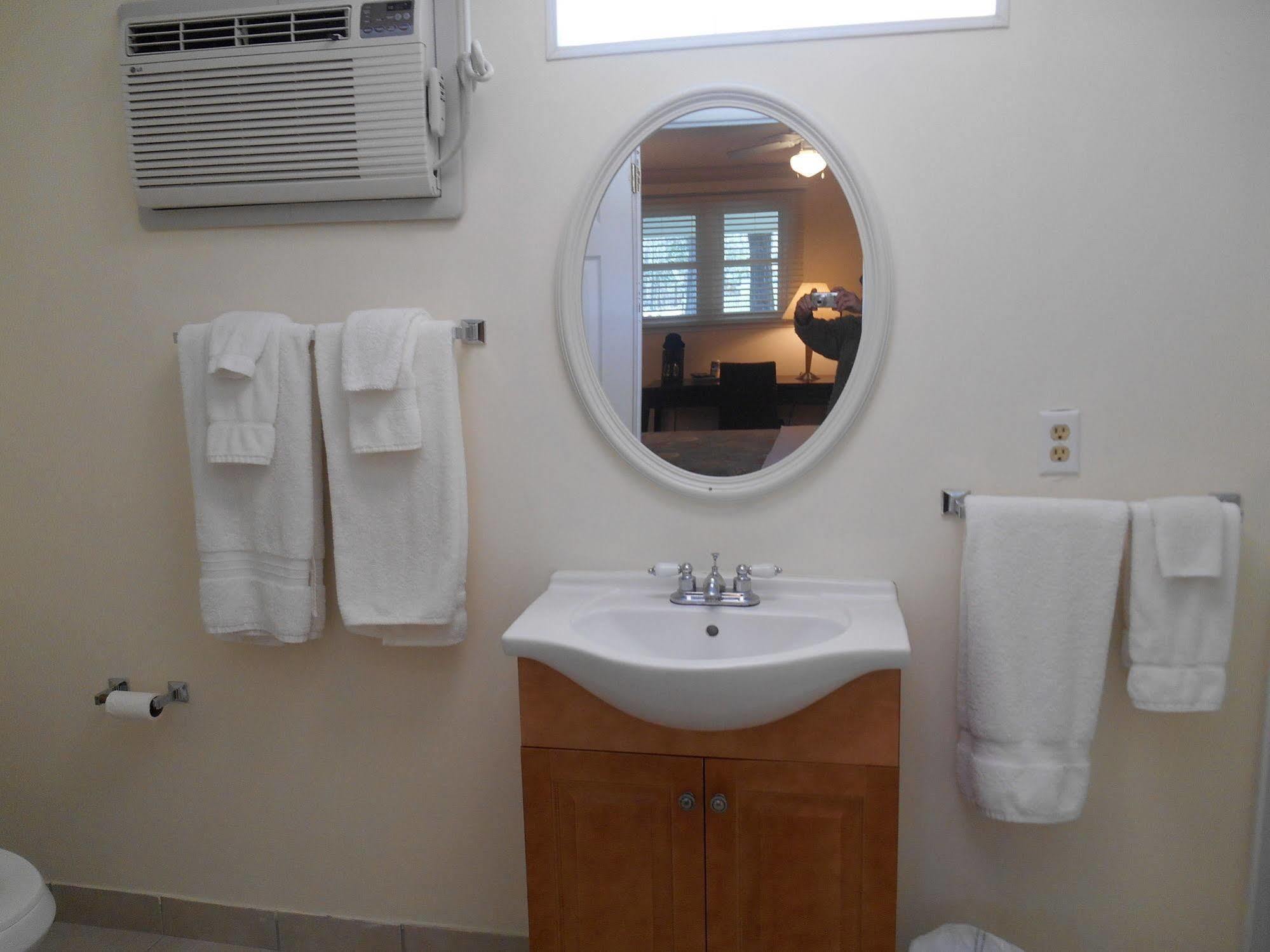 Meris Gardens B&B Bethany Beach Exteriör bild