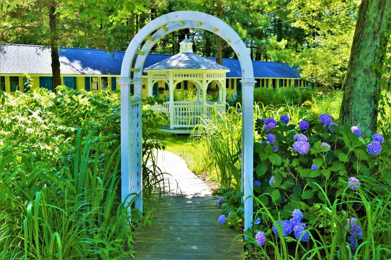 Meris Gardens B&B Bethany Beach Exteriör bild
